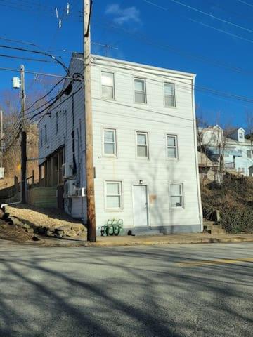 California Ave - 2 Bedroom - Home Away From Home! Pittsburgh Exterior foto